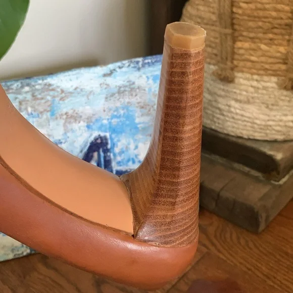 Stuart Weitzman Cognac Brown Leather Wood Stack Platform Heel Sz 8M Peep toe - Picture 7 of 14